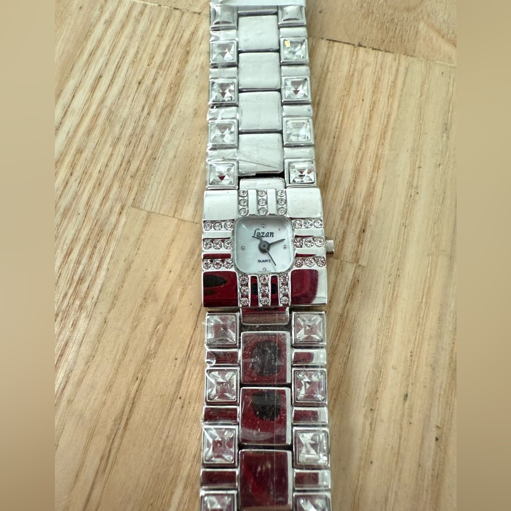 Lozan ladies silver tone square watch NEW BATTERY